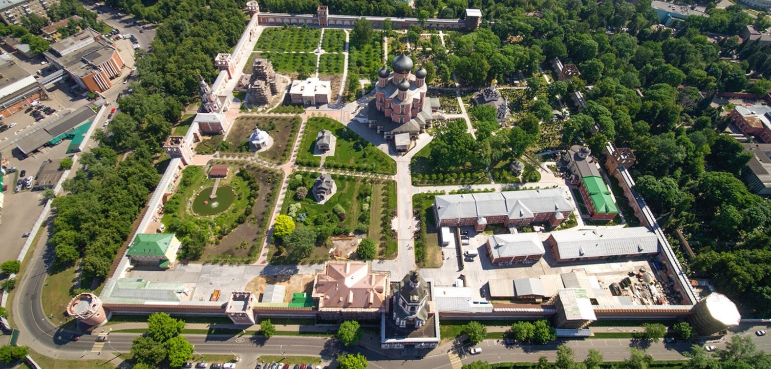 Аэрофотоснимок Донского монастыря в Москве