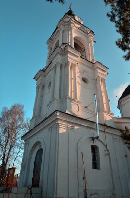 Колокольня Церкви Тихвинской иконы Божией Матери в селе Авдотьино
