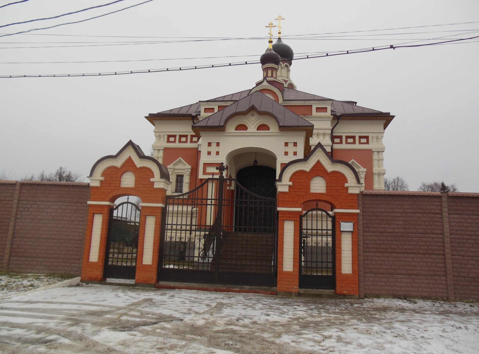 Церковь иконы Божией Матери «Всех скорбящих радость» в поселке Льва Толстого