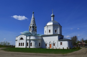 Собор Святой Живоначальной Троицы на Красной горе в Серпухове
