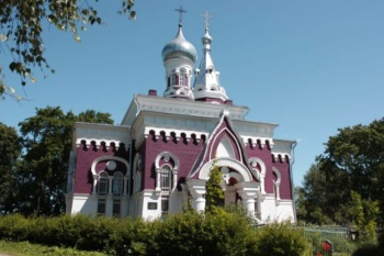 Храм Святых Космы и Дамиана в деревне Локно