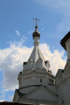 Колокольня Храма Троицы Живоначальной в Троицком-Голенищеве