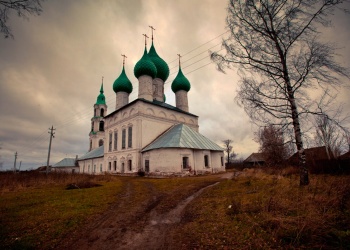 Храм Воскресения Христова в селе Левашово