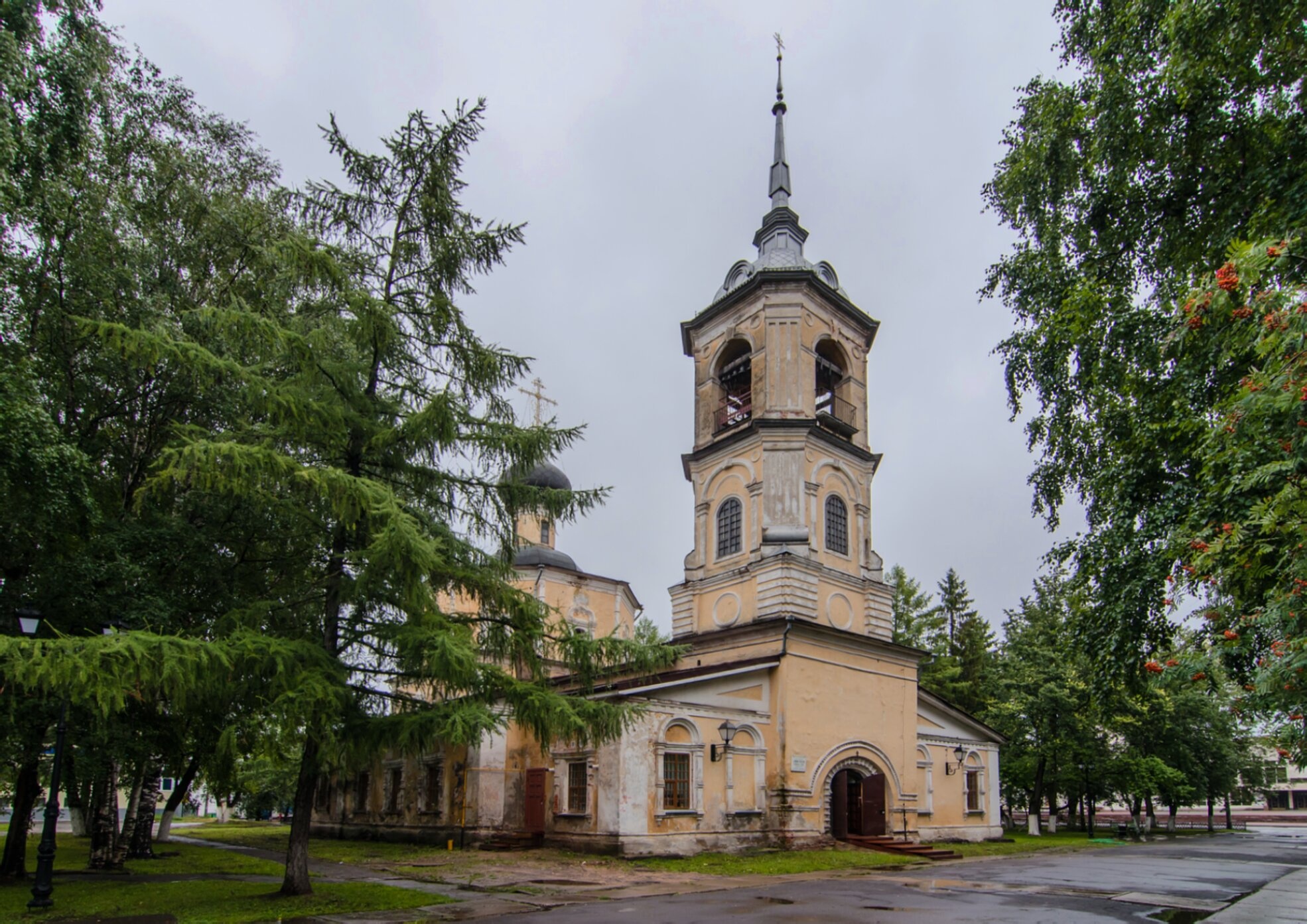 Церковь Иоанна Предтечи в Рощенье в Вологде