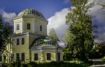 Церковь Воздвижения Честного и Животворящего Креста Господня в Торжке