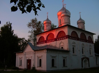 Церковь Троицы Живоначальной в Старой Руссе