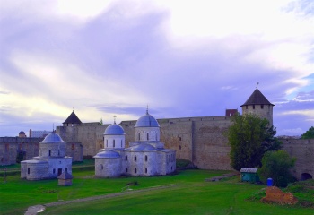 Ивангородская крепость и Церковь Святителя Николая Чудотворца