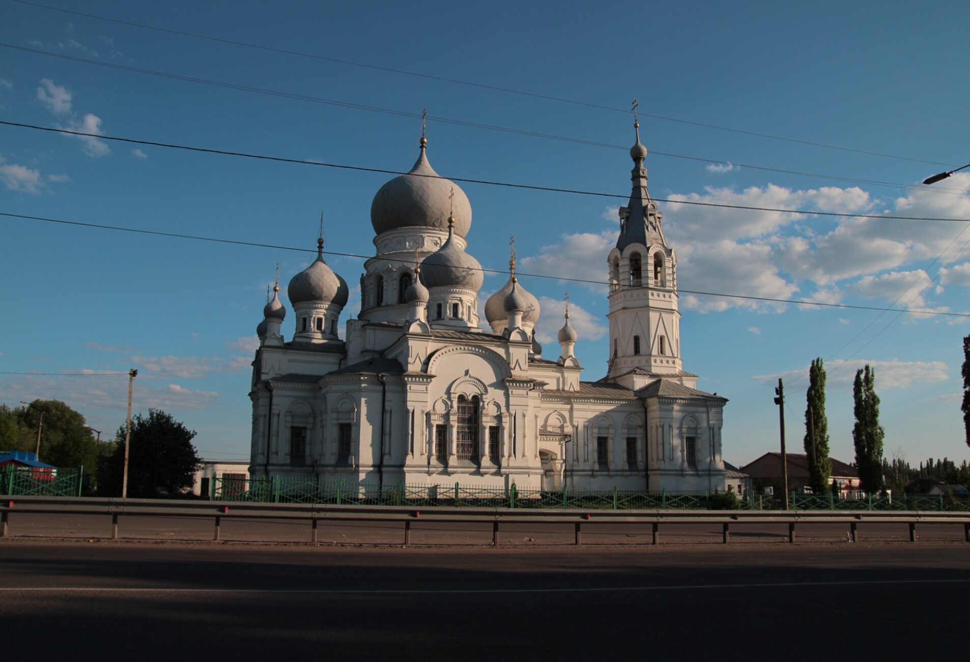 Христорождественский храм в поселке Анна
