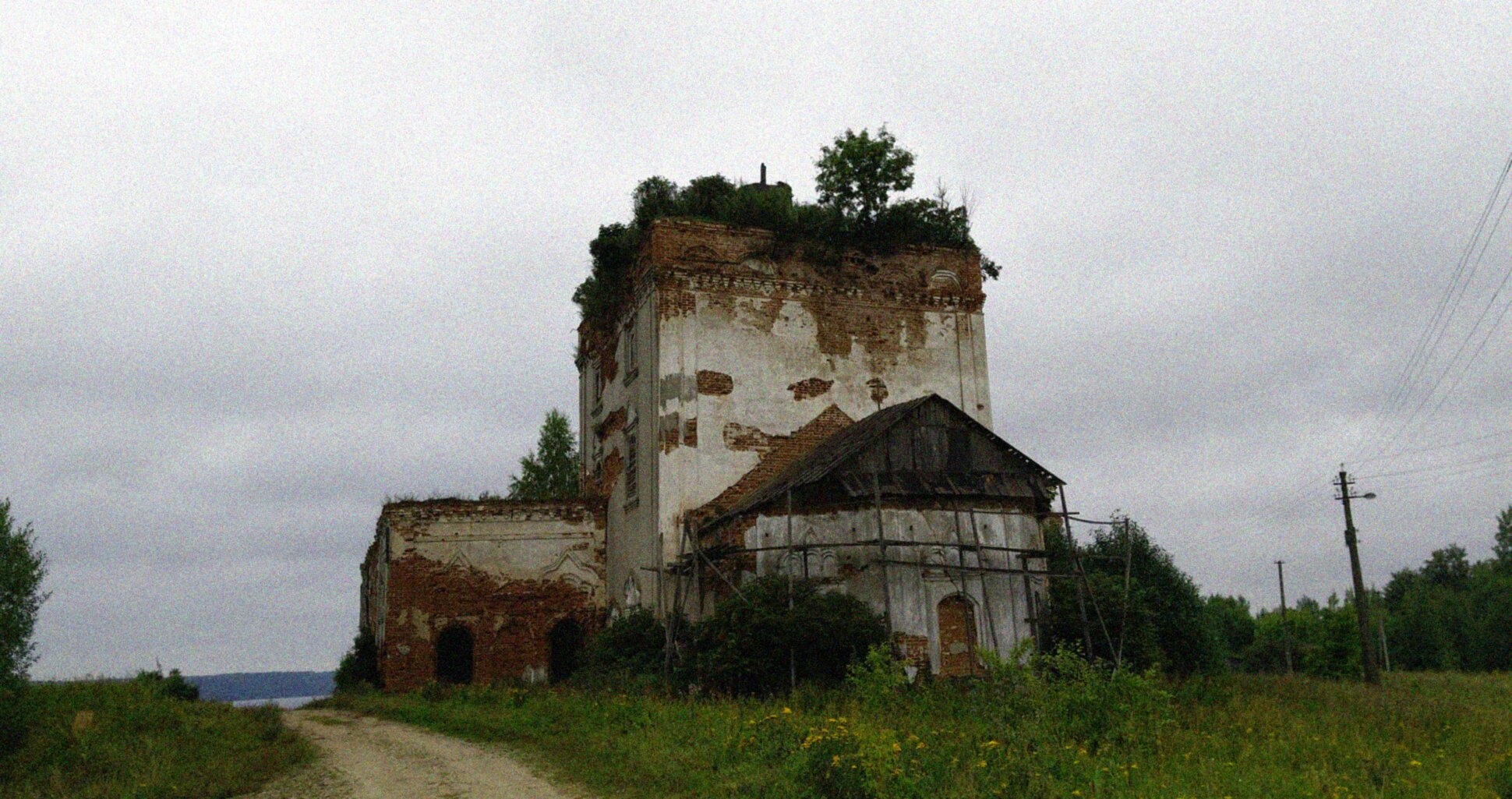 Храм Преображения Господня в селе Столпино