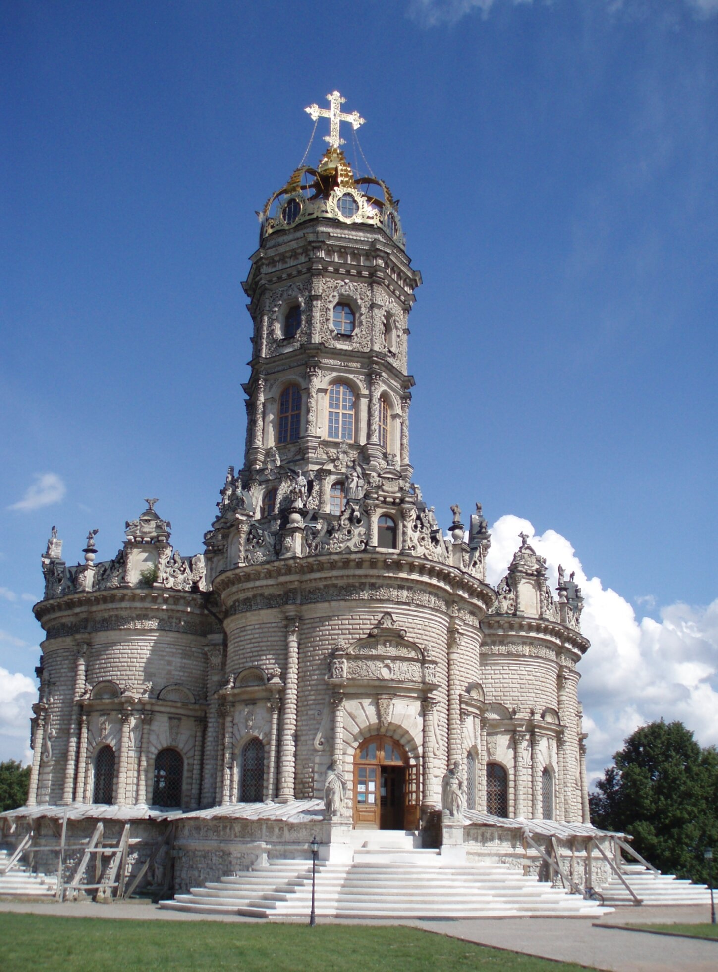 Знаменская церковь в Дубровицах: архитектура и история