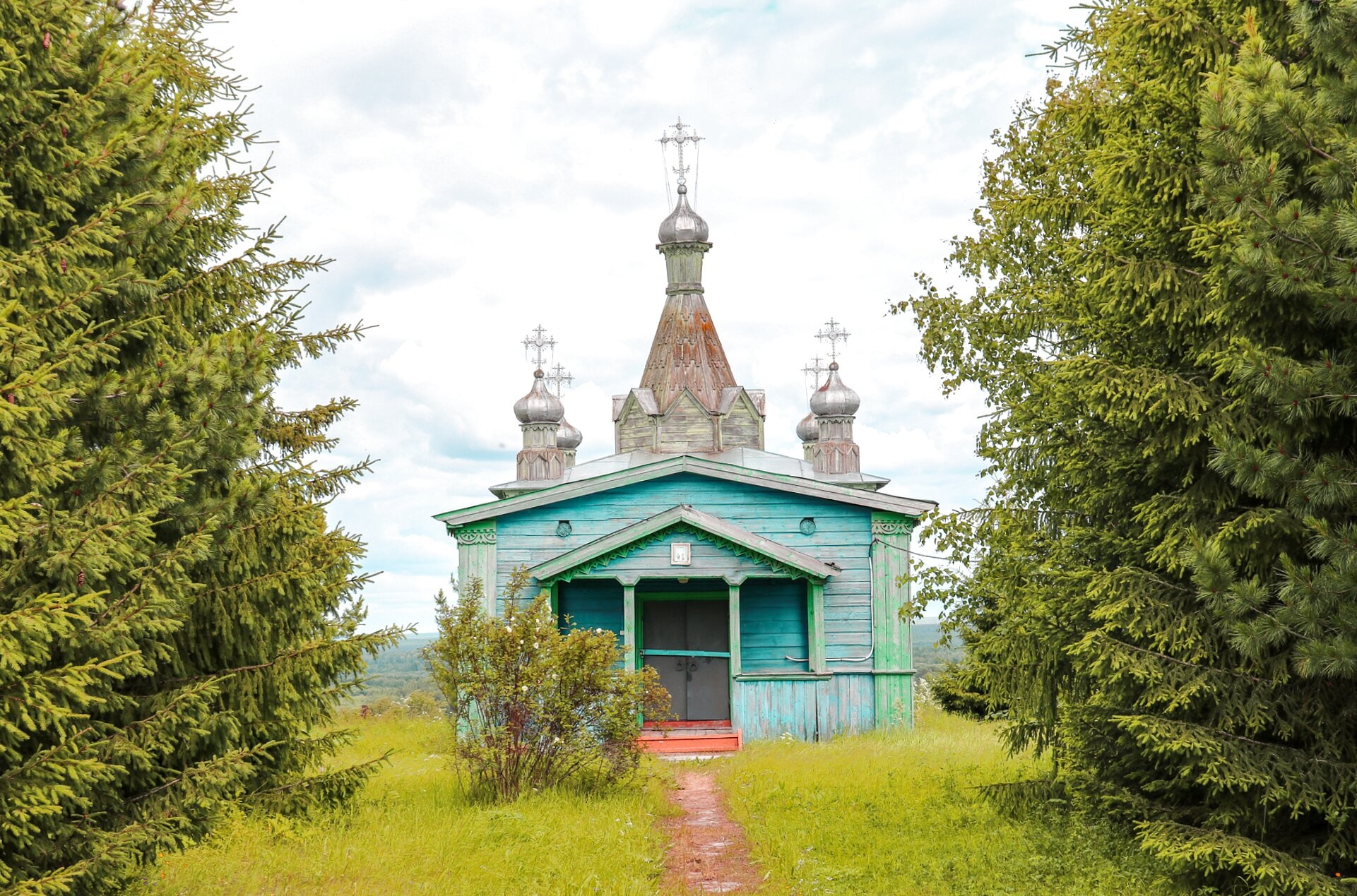 Церковь Стефана Пермского в селе Ыб