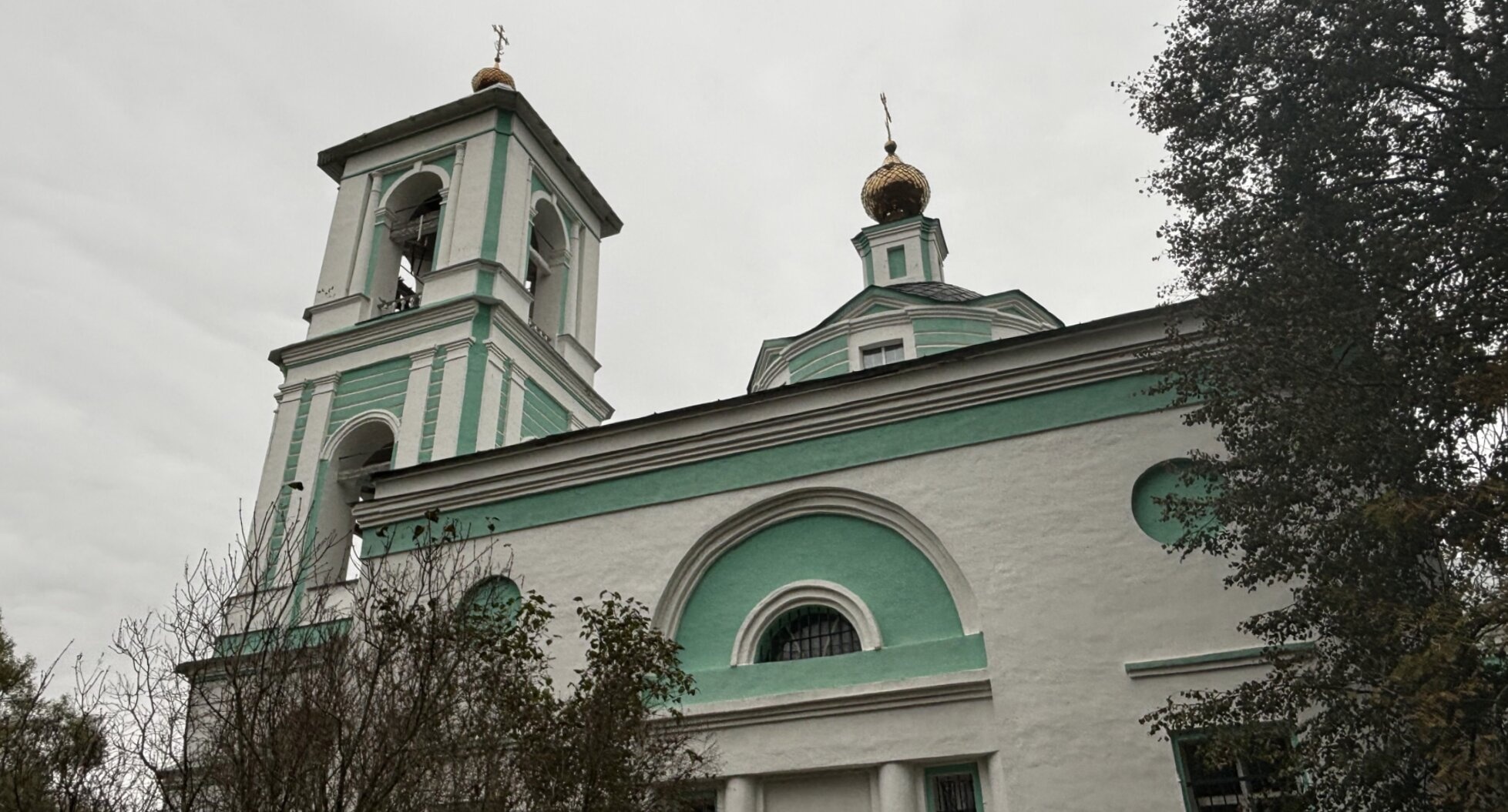 Васильевская церковь Живоначальной Троицы в Карачарово