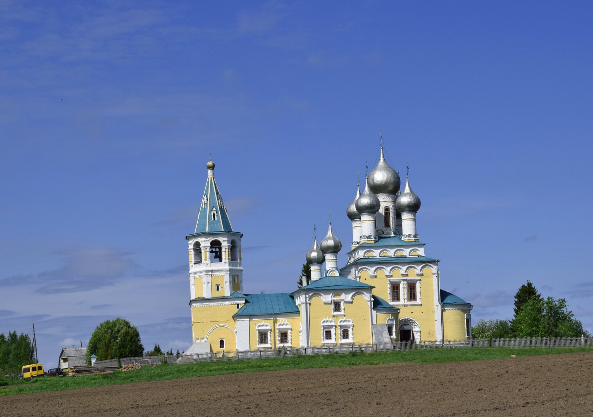 Храм Воскресения Христова на фотографии 2017 года
