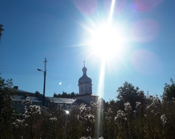 Купол и колокольня Свято-Юрьева монастыря в Великом Новгороде