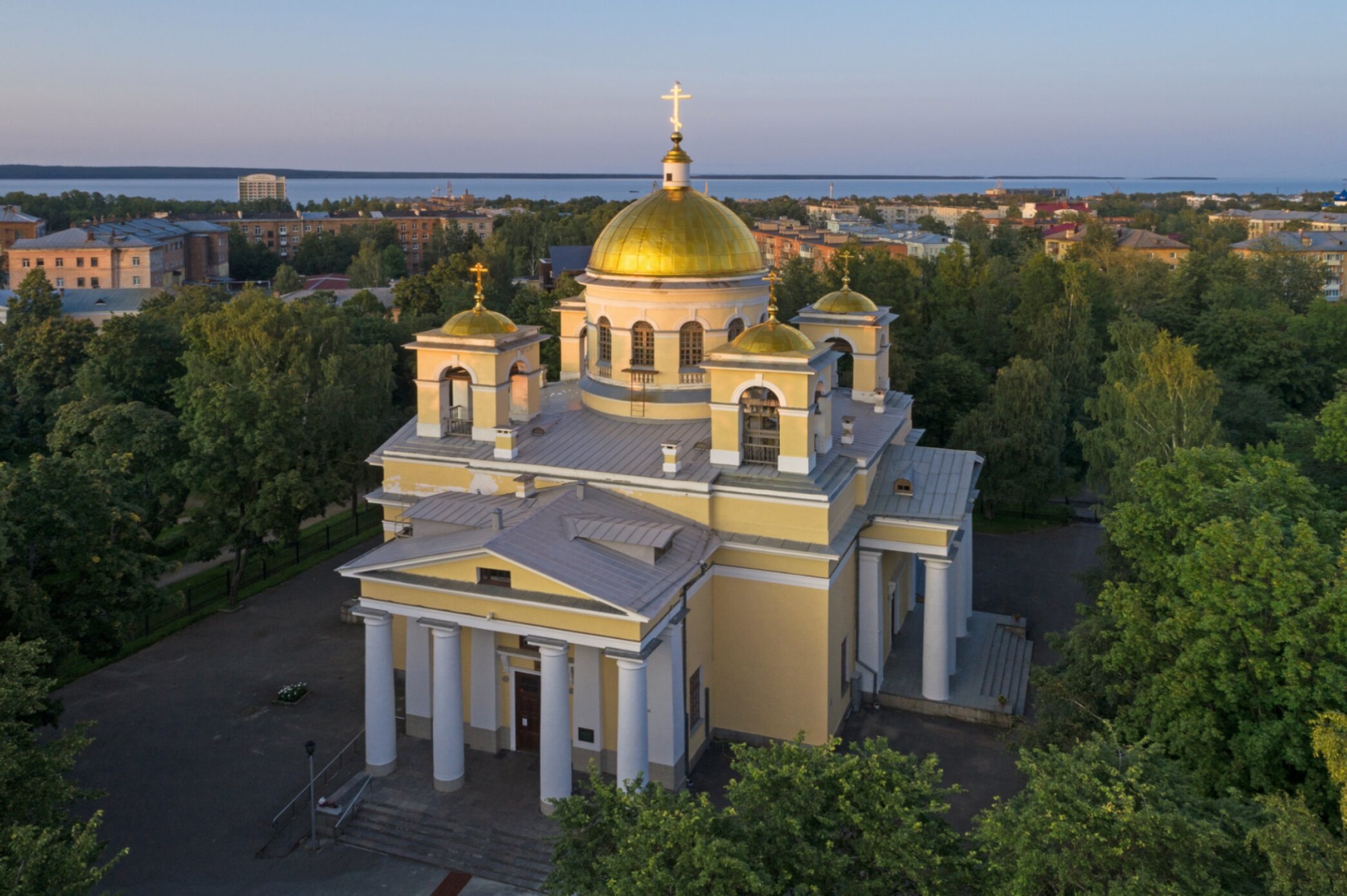 Кафедральный собор во имя святого благоверного князя Александра Невского в Петрозаводске