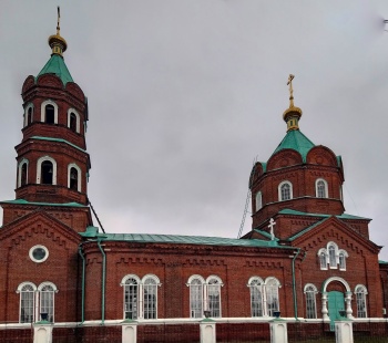 Храм Святой Троицы Живоначальной в селе Безводное