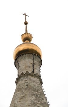 Церковь Преображения Господня в селе Остров: купол и шпиль