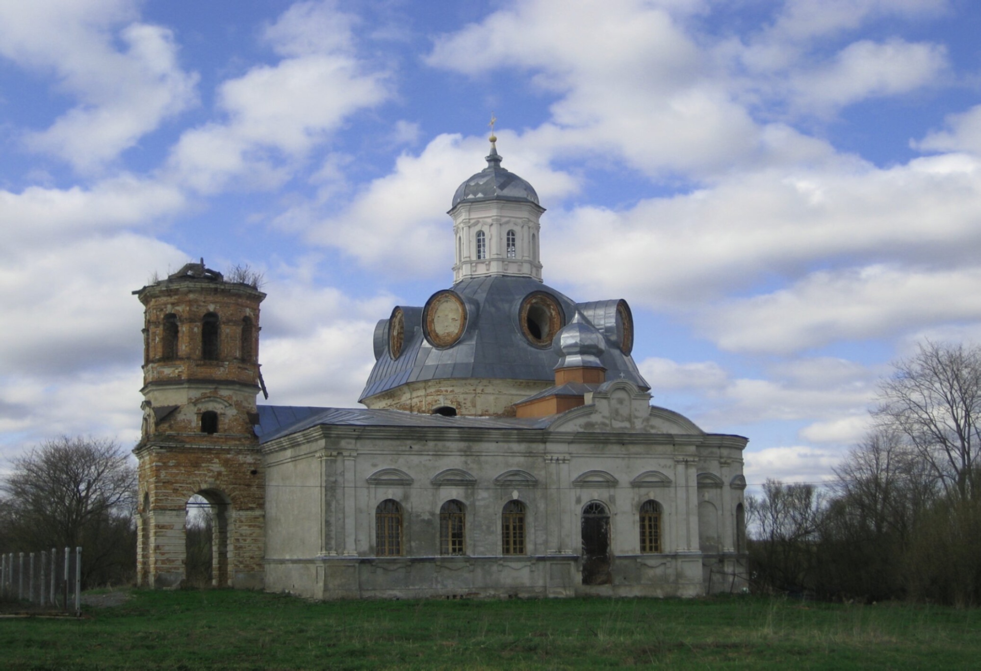 Церковь Воскресения Христова в селе Роща