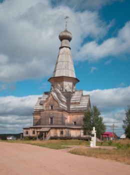Успенская церковь в селе Варзуга — жемчужина деревянного зодчества