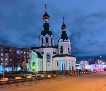Храм в честь Державной иконы Божией Матери в вечерней подсветке