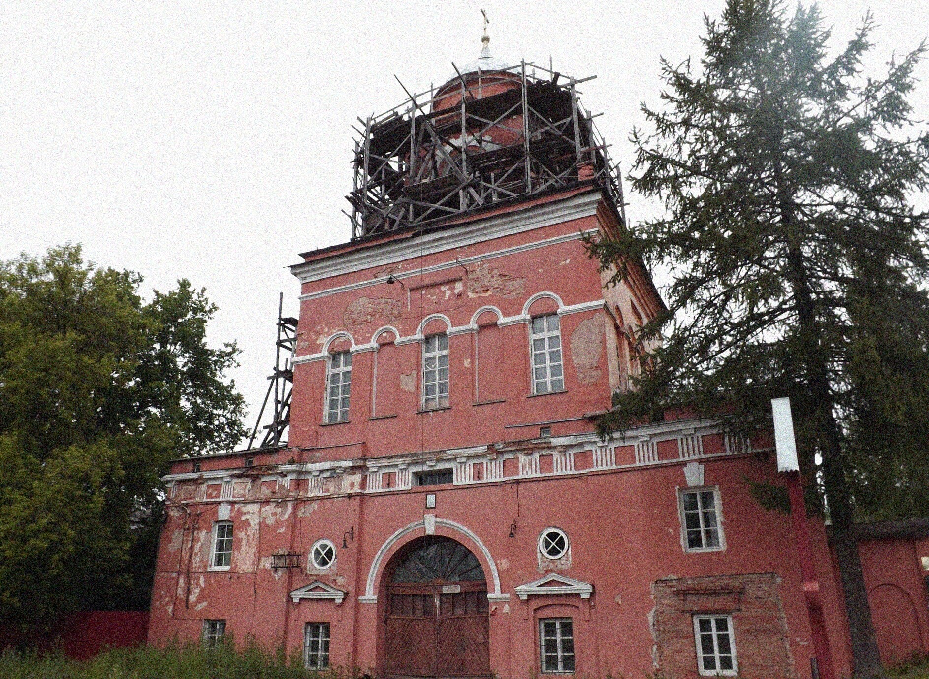Тихвинский Введенский монастырь: история и современность