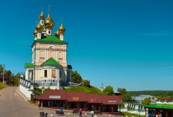 Воскресенская церковь в Плёсе