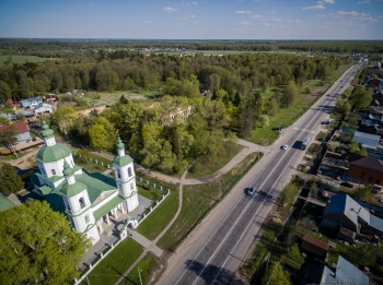 Храм Воскресения Христова в селе Молоди