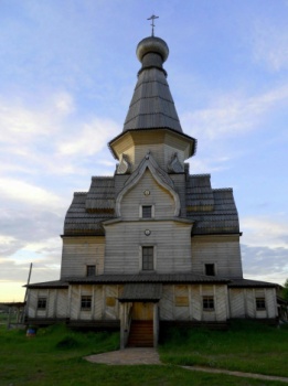 Успенская церковь Успения Пресвятой Богородицы в селе Варзуга