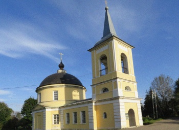 Храм Рождества Христова в деревне Сенино