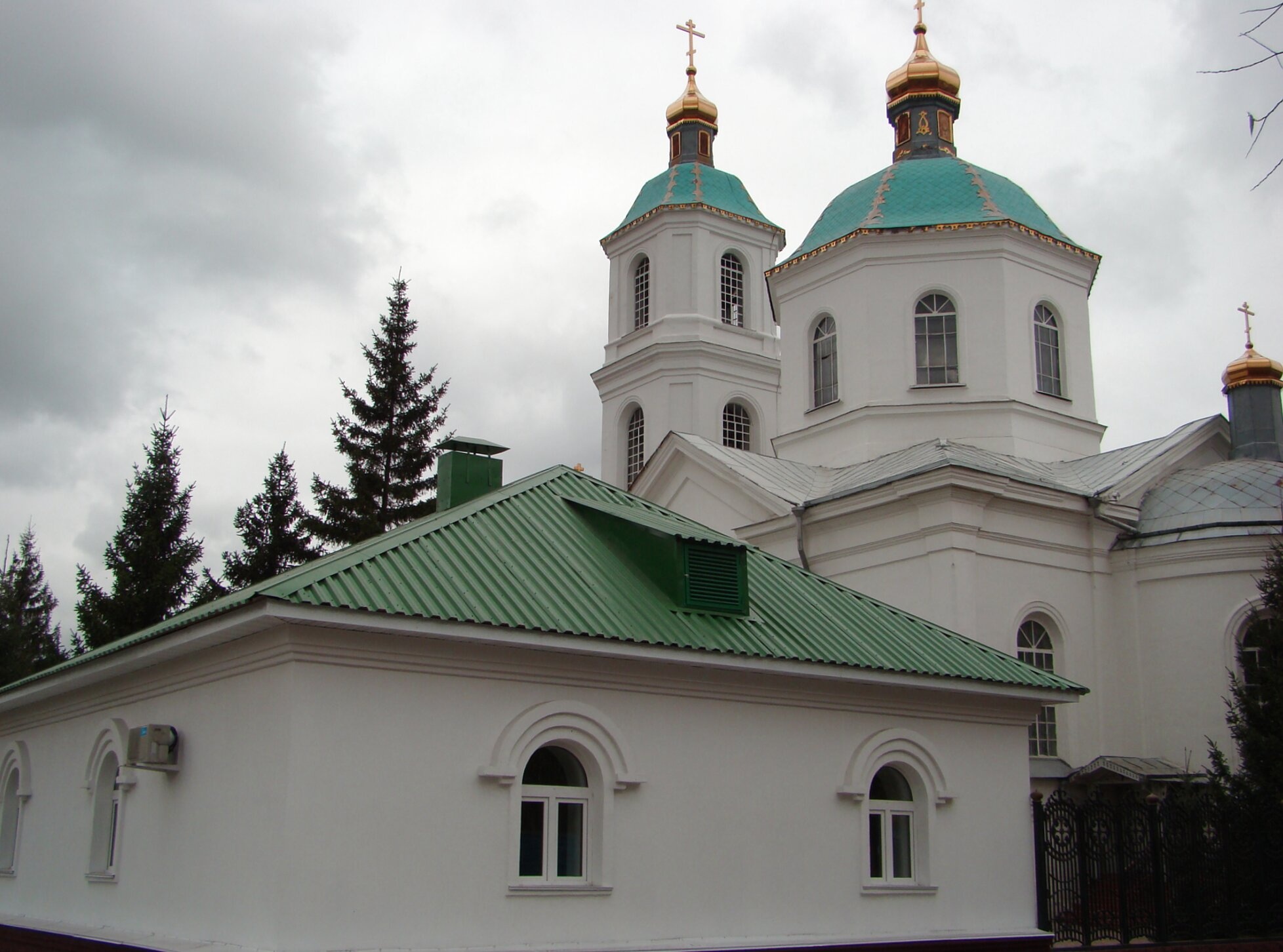 Крестовоздвиженский собор в Омске