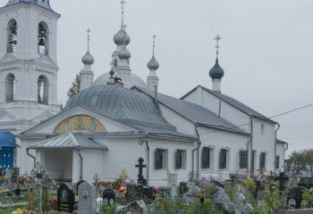 Церковь Святой Троицы в селе Толгоболь