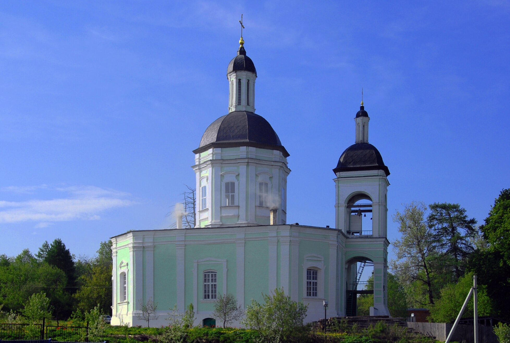 Храм Живоначальной Троицы в селе Ельдигино