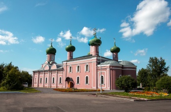 Спасо-Преображенский собор в Тихвине