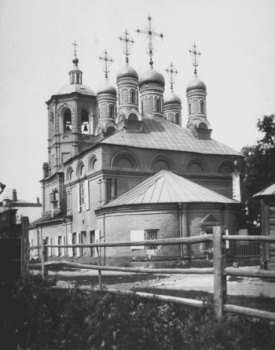 Храм Успения Пресвятой Богородицы в Путинках