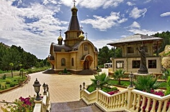 Храм святого Архистратига Михаила в Альтее