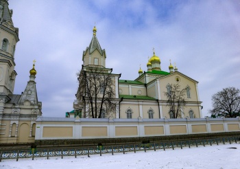 Корецкий Свято-Троицкий ставропигиальный женский монастырь в зимнем убранстве