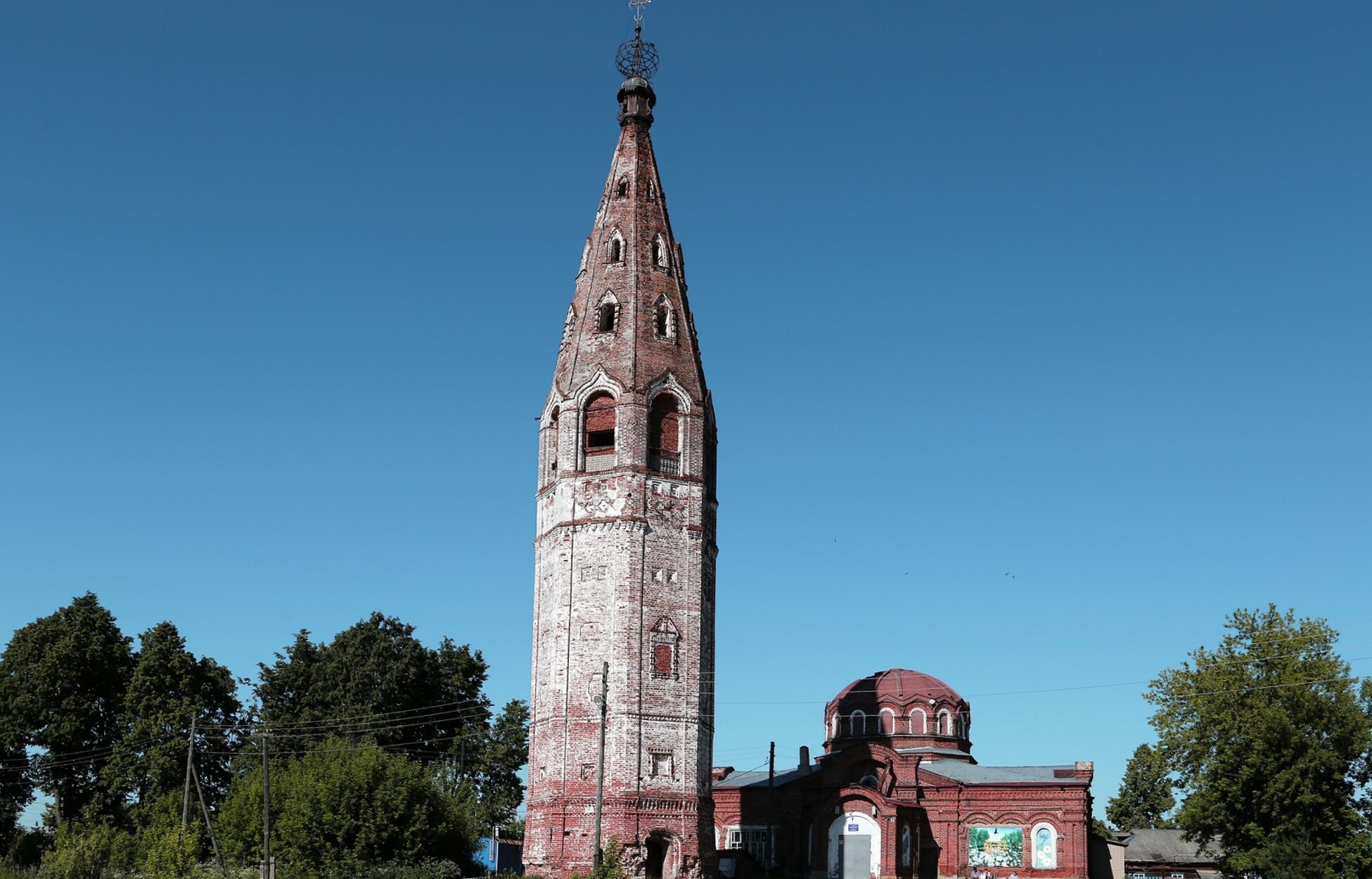Церковь великомученика Димитрия Солунского в Хлебницах