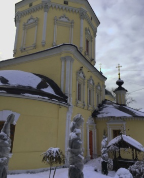 Церковь Троицы Живоначальной в Хохлах зимой