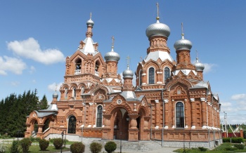 Крестовоздвиженская церковь в Дарне: архитектура и история