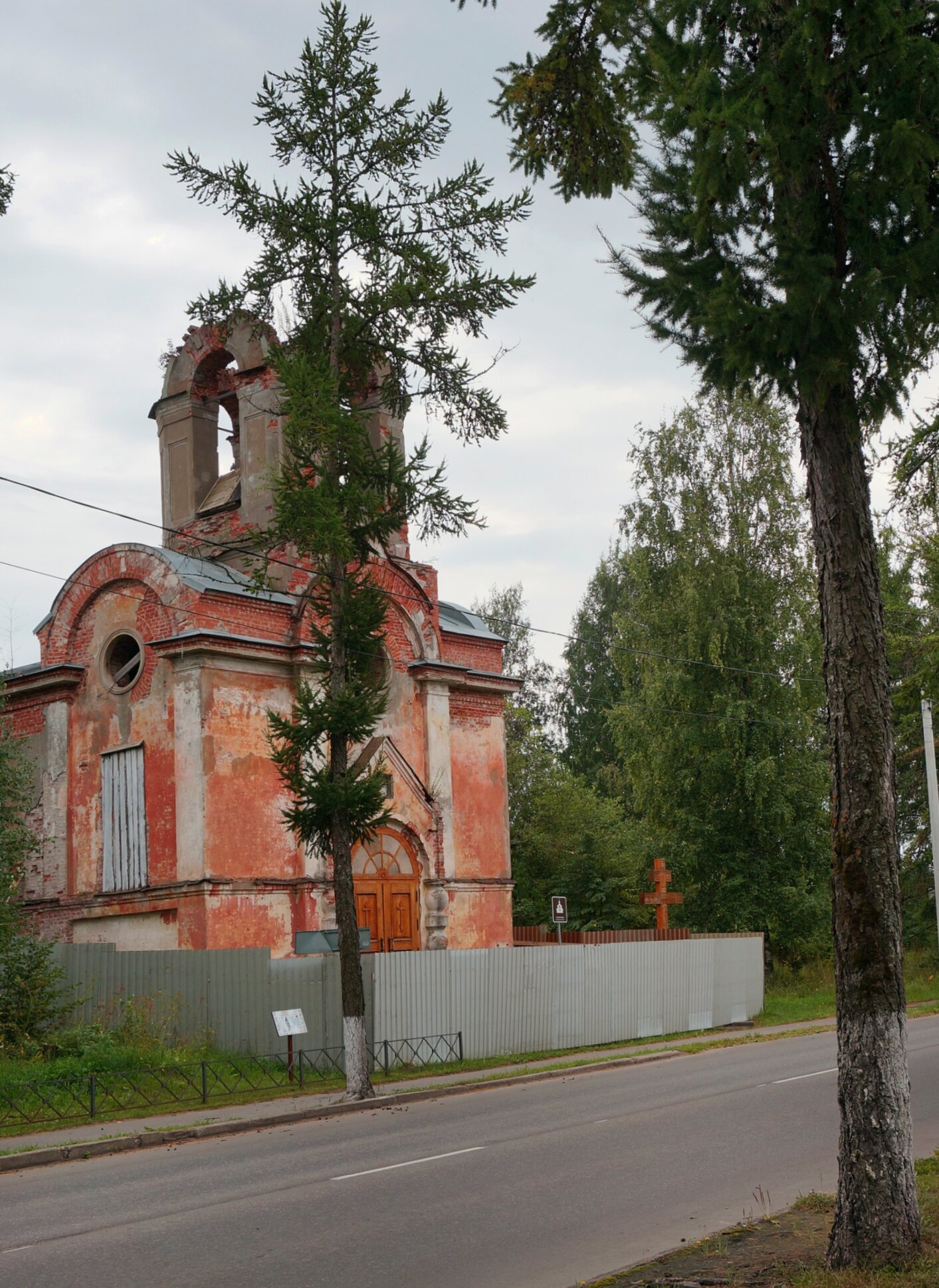 Георгиевская Суворовская церковь в Новой Ладоге: история в руинах
