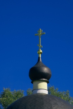 Церковь Николая Чудотворца в Каюрово: купол и крест