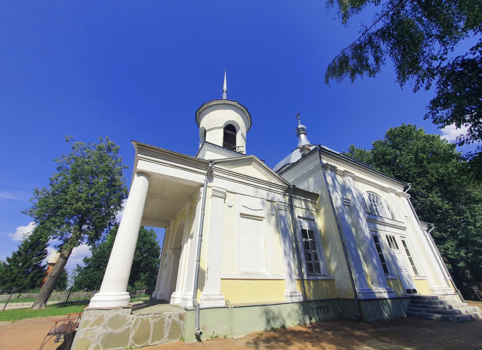 Церковь Покрова Пресвятой Богородицы в усадьбе Брянчаниновых