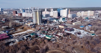 Вид на храм Преображения Господня и город Екатеринбург с Метеогорки