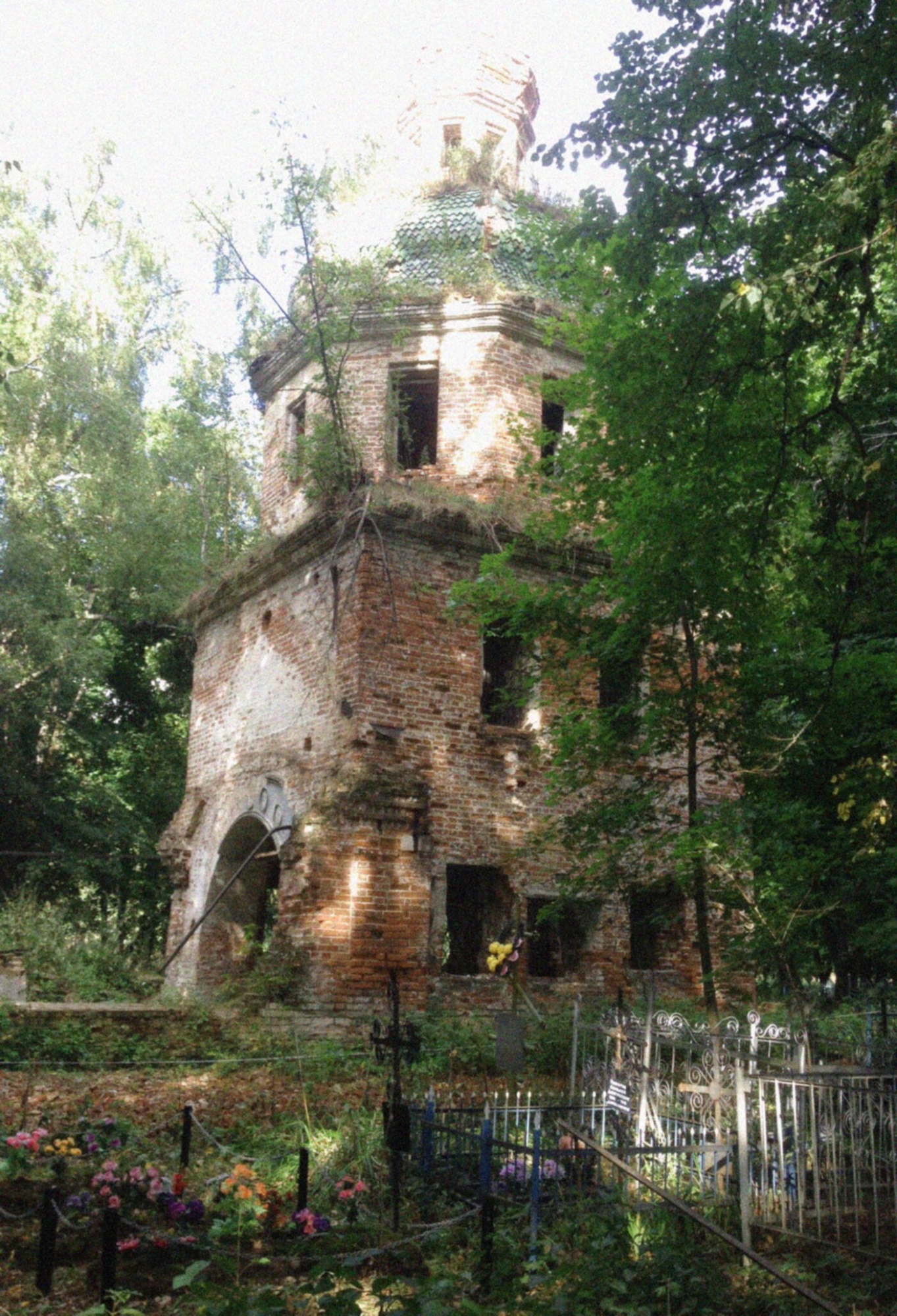 Руины Церкви Рождества Пресвятой Богородицы в Плетенихе