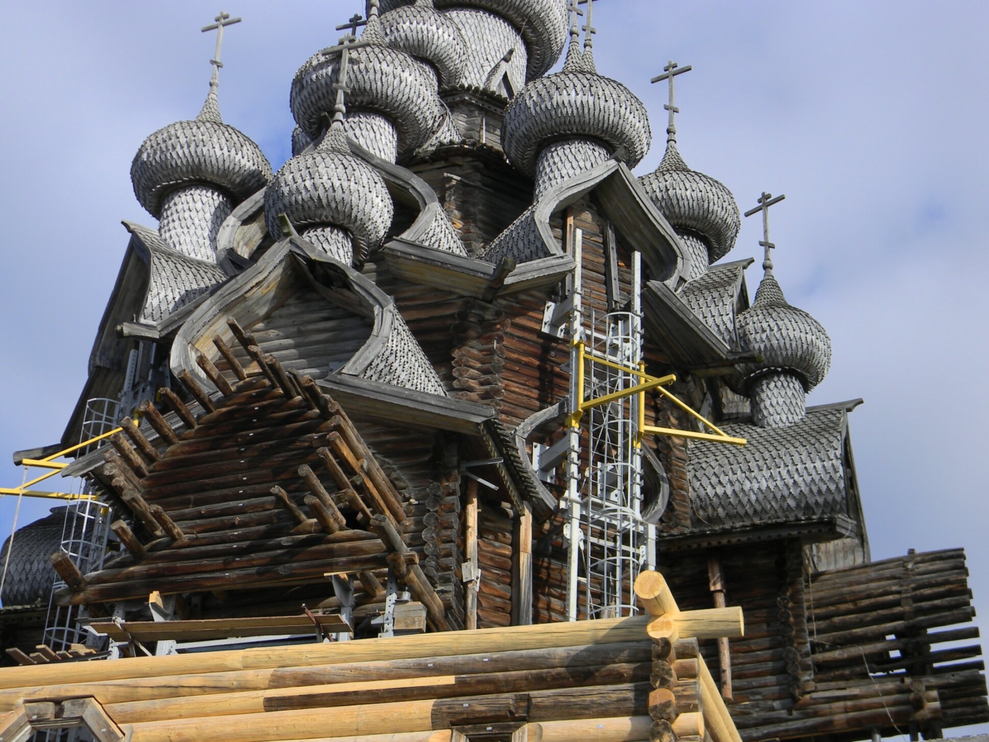 Реставрация Преображенской церкви на острове Кижи
