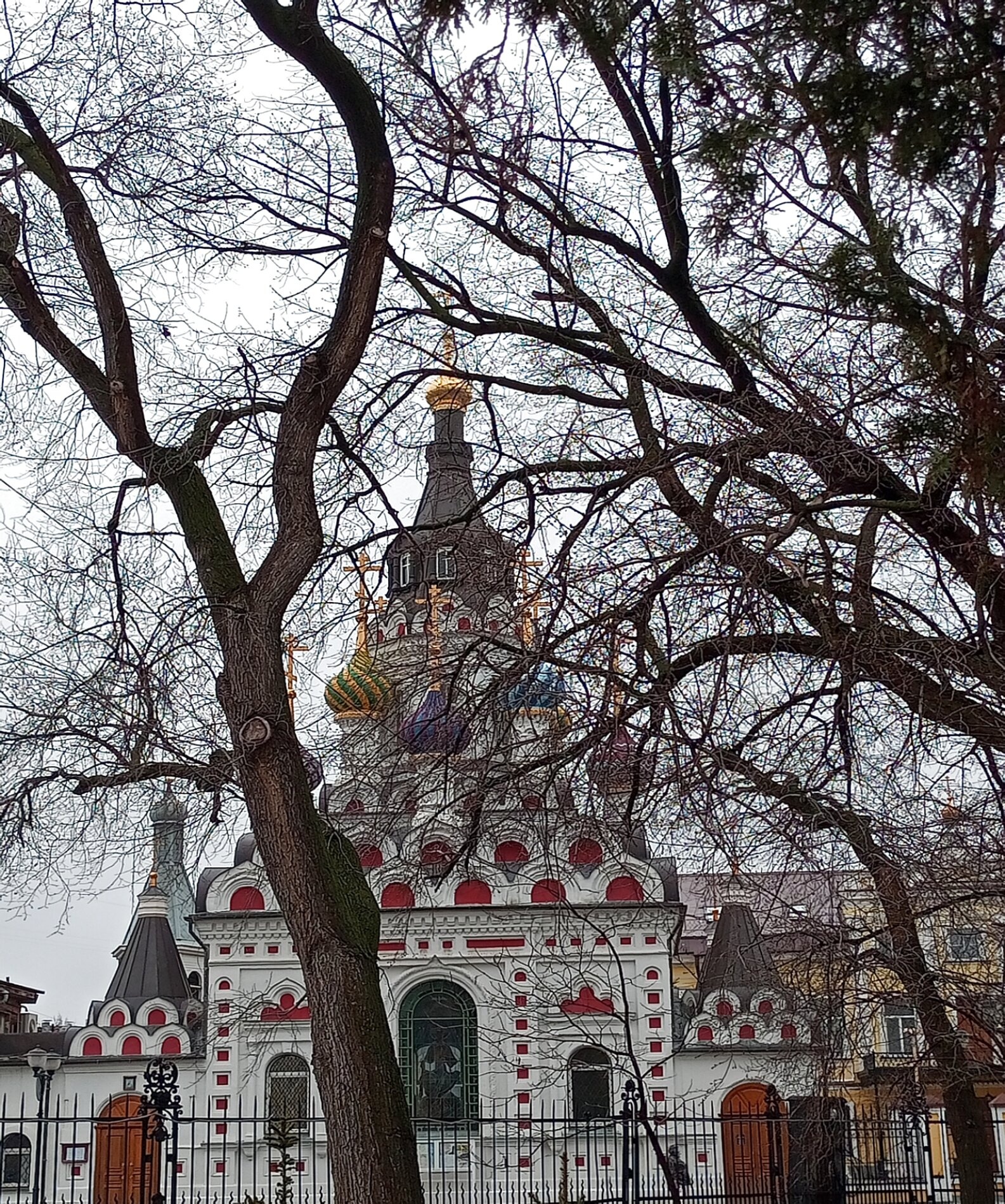 Храм в честь иконы Божией Матери «Утоли моя печали» в Саратове