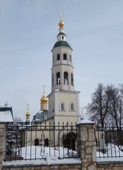Храм Николая Чудотворца в Володарском - колокольня и купола