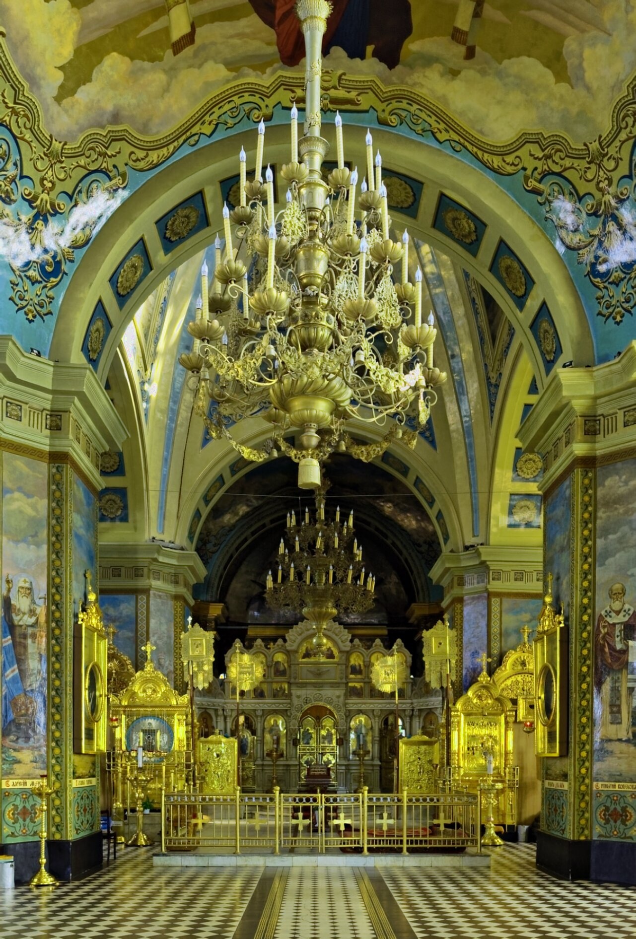 Интерьер храма Святых Апостолов Петра и Павла в Самаре