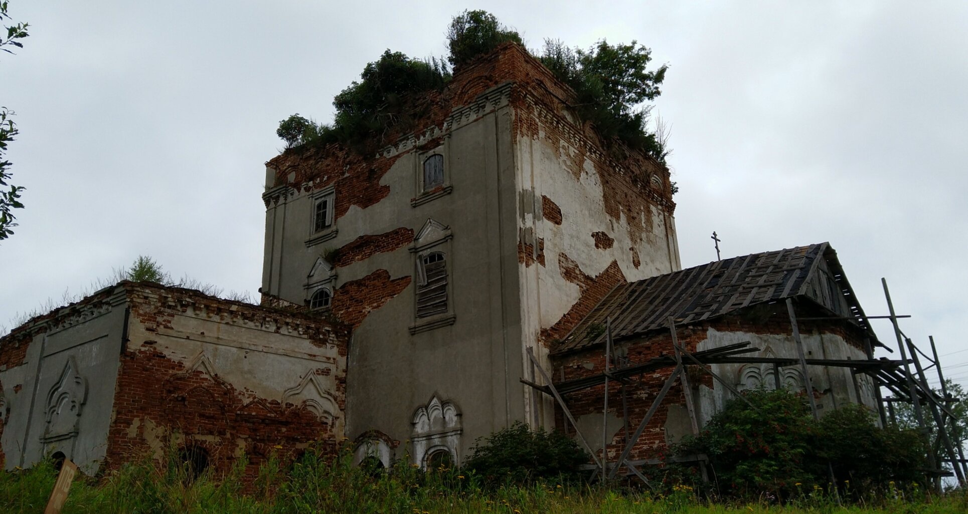 Церковь Преображения Господня в селе Столпино