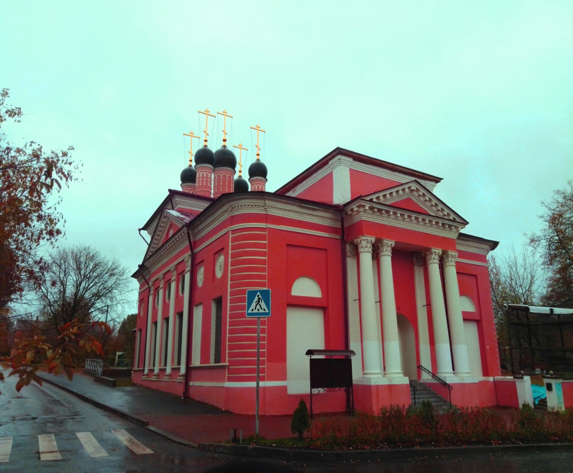 Храм Георгия Победоносца за лавками в Калуге